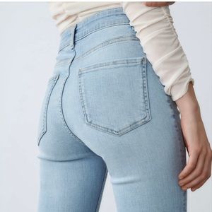 Zara 🩵 NWT: Flare fit, High Rise, Full Length, Stretch. USA 4, 5862/093